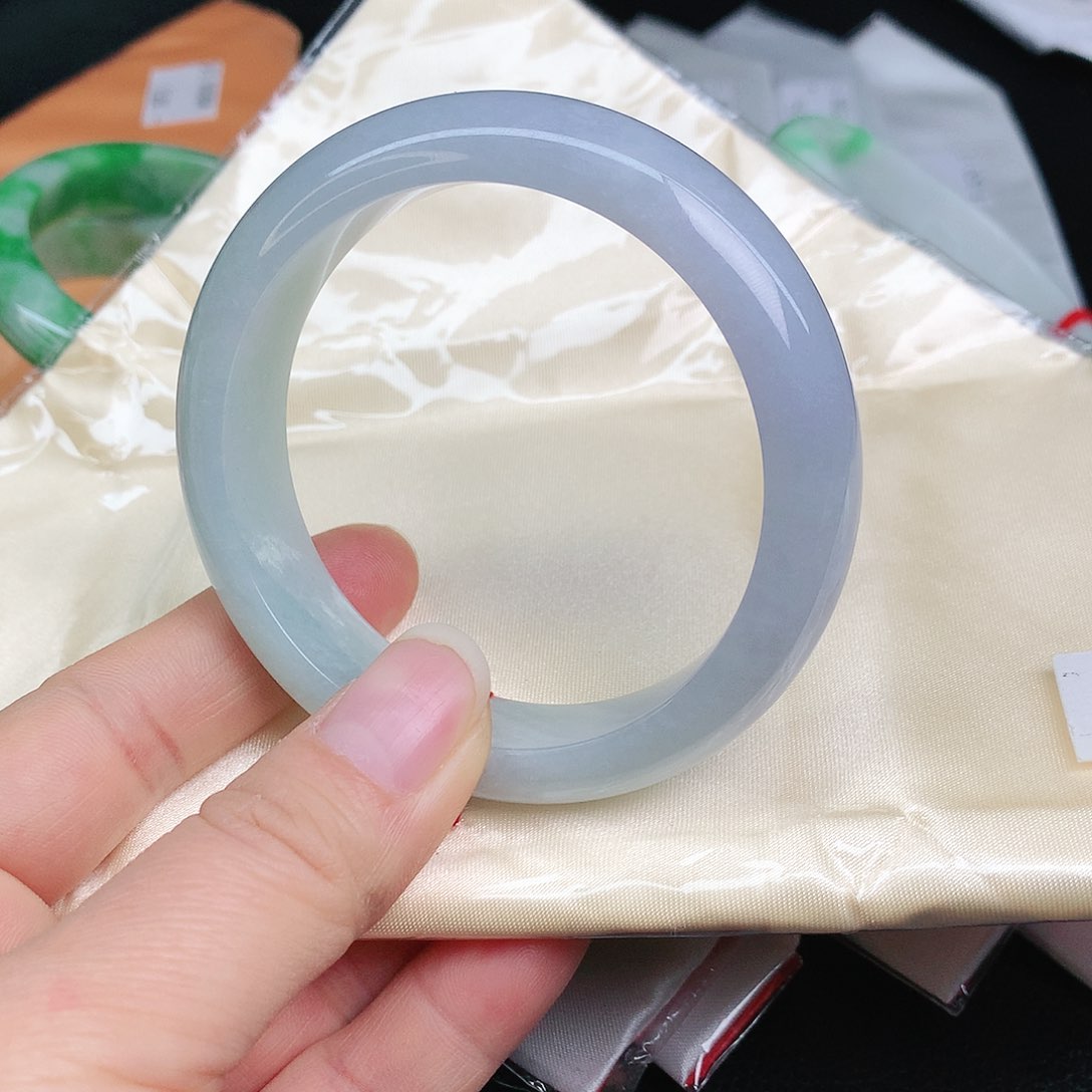 翡翠手镯未镶嵌8332xccvbn