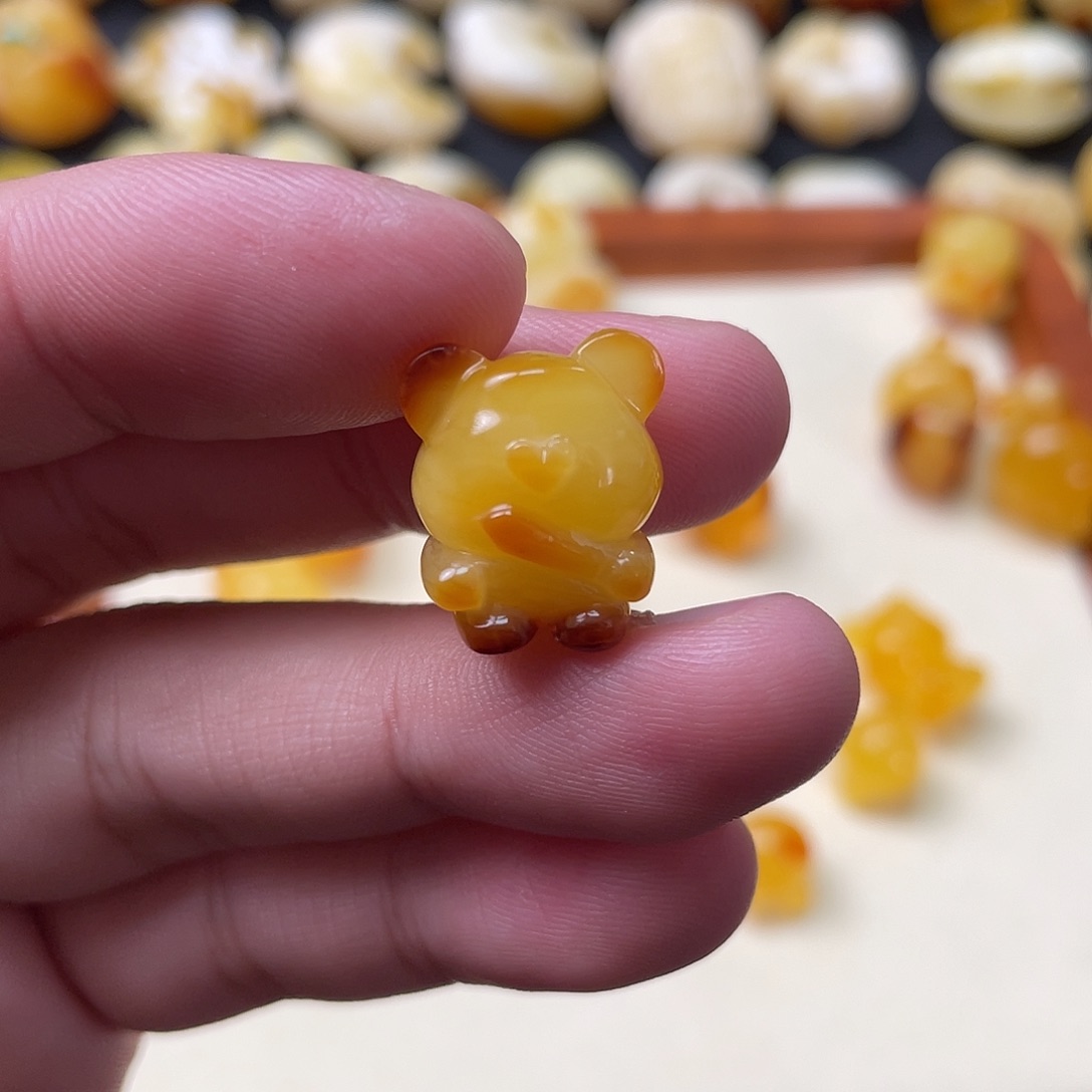 琥珀珠宝奇石未镶嵌