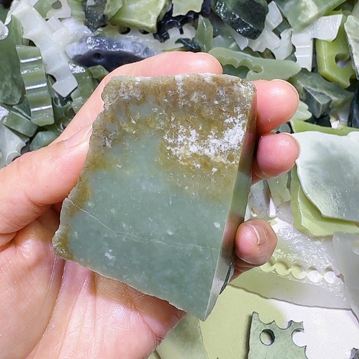 和田玉未镶嵌车挂