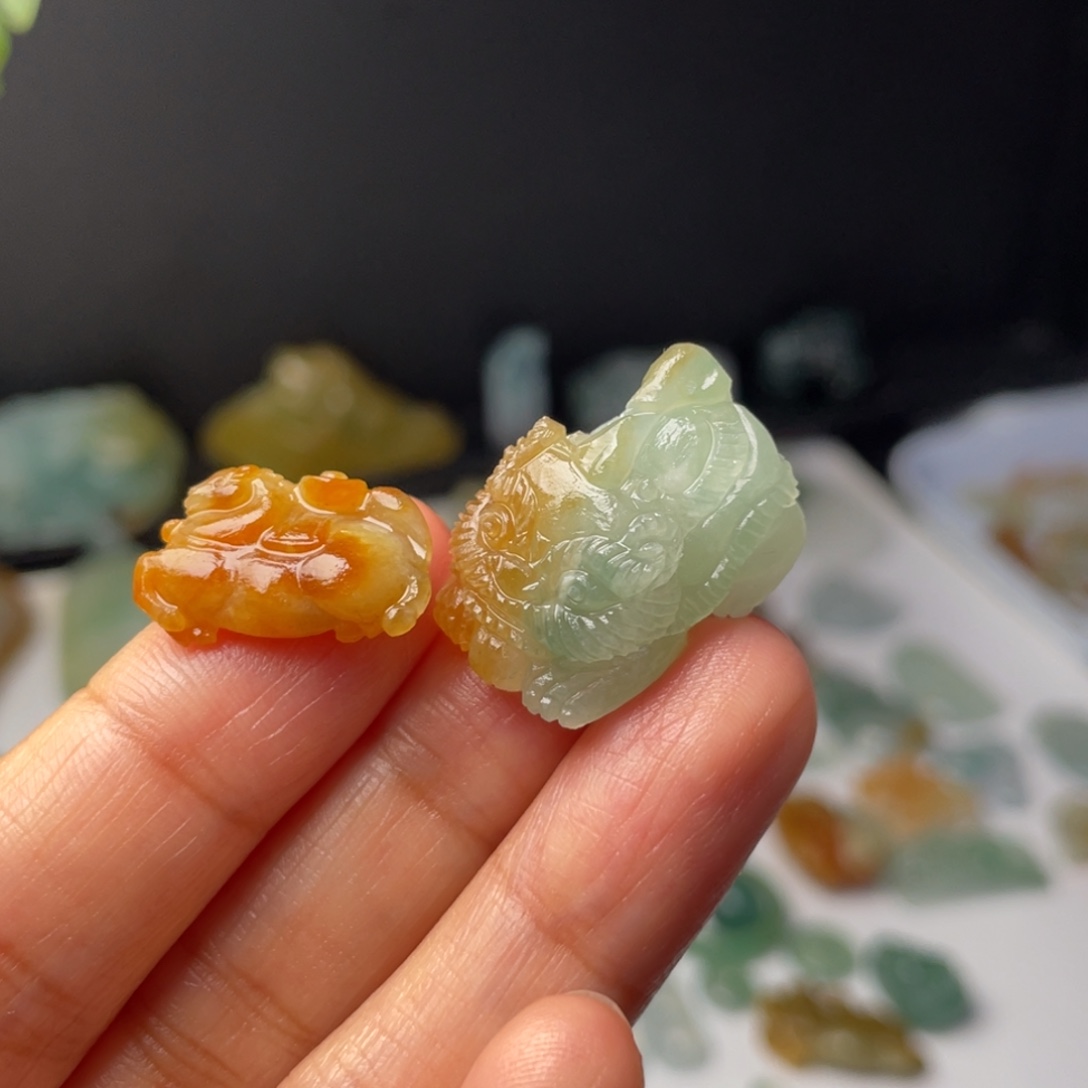 霆***虹定制翡翠未镶嵌天然翡翠