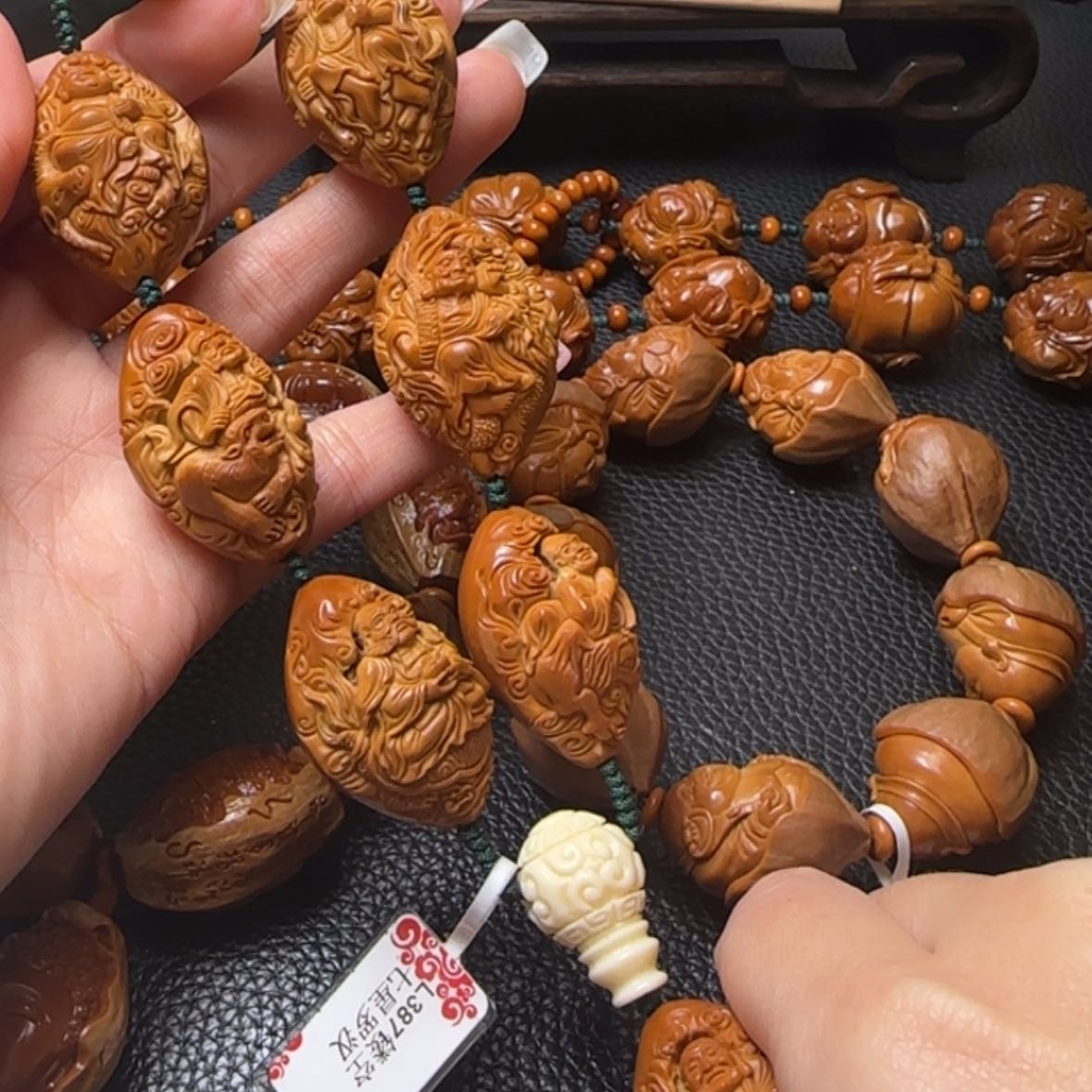 【闪购商品】橄榄核手串镂空七星罗汉