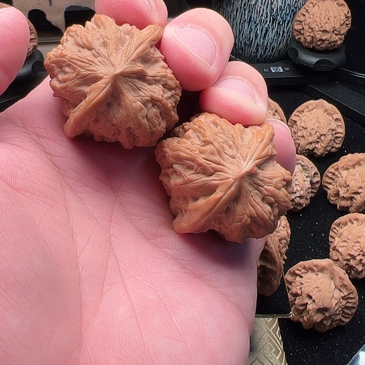 文玩核桃把件凹底精品40尺