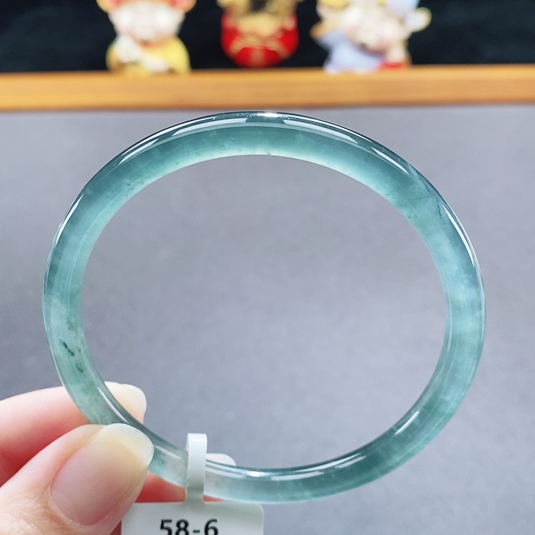 翡翠未镶嵌手镯81