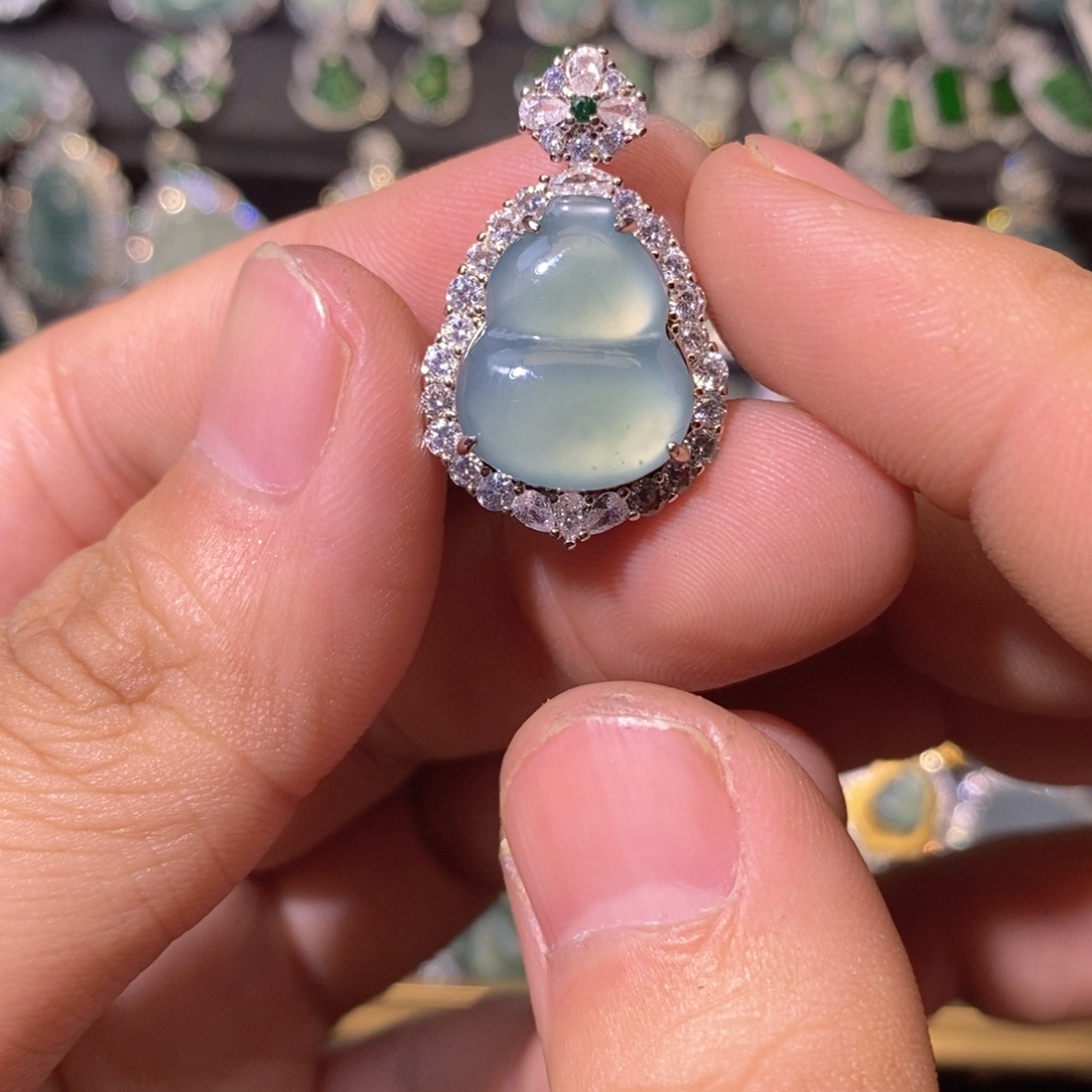 翡翠未镶嵌颈饰天然