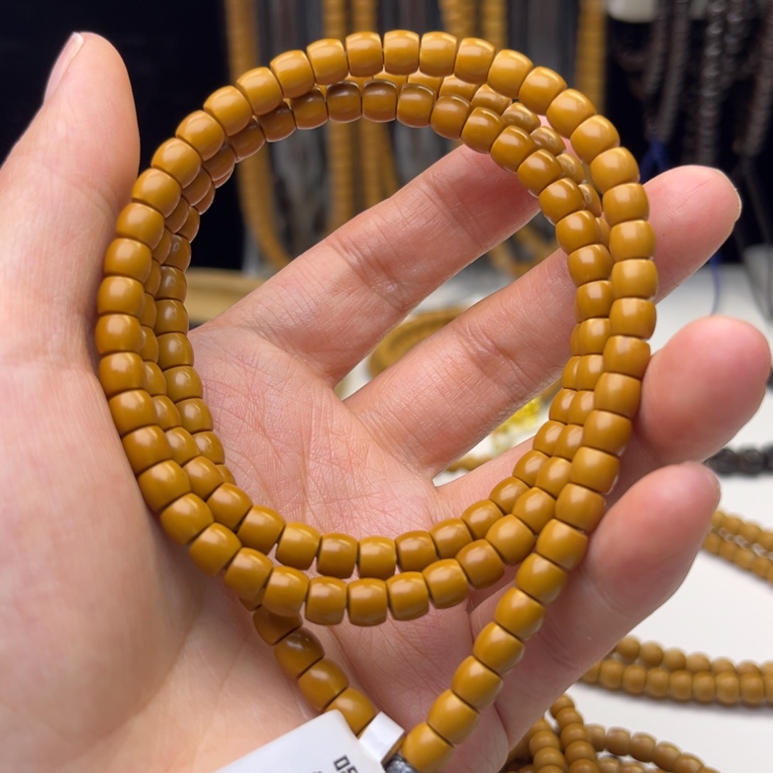 吊坠橄榄核海*核尖直切脖挂0.58左右