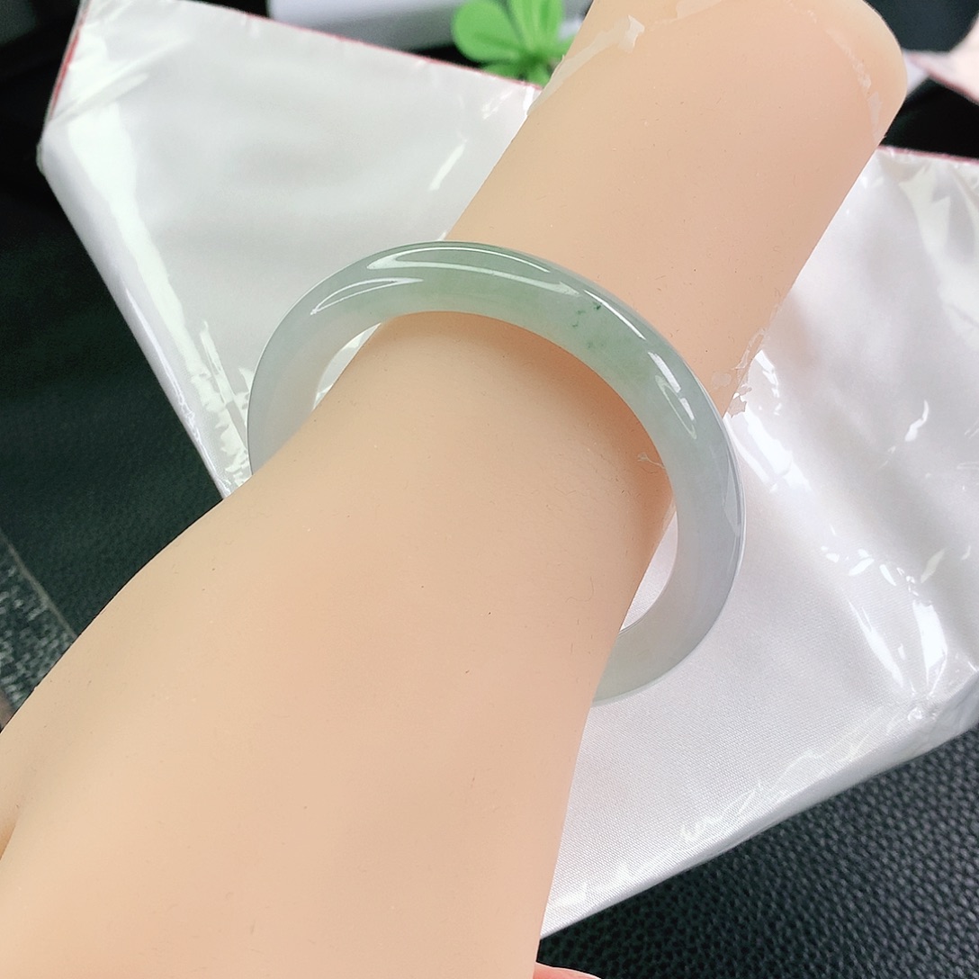 翡翠未镶嵌手镯53圈