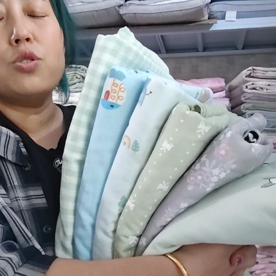 棉这被套1m6×2m一，颜色随机。