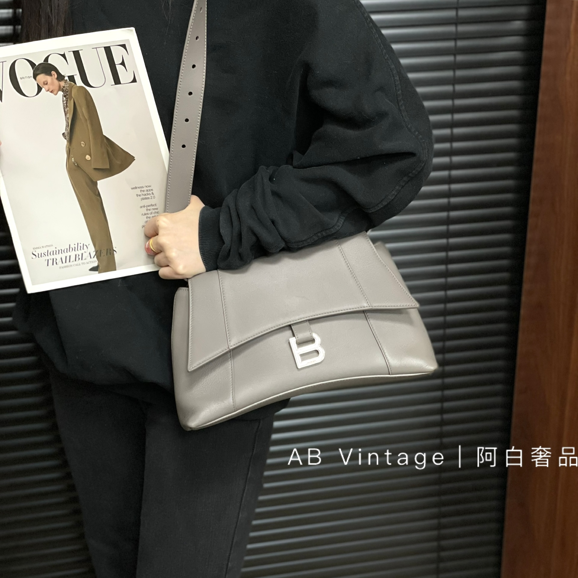 95新 Balenciaga/巴黎世家 阿白奢品/ 灰色downtown单肩包