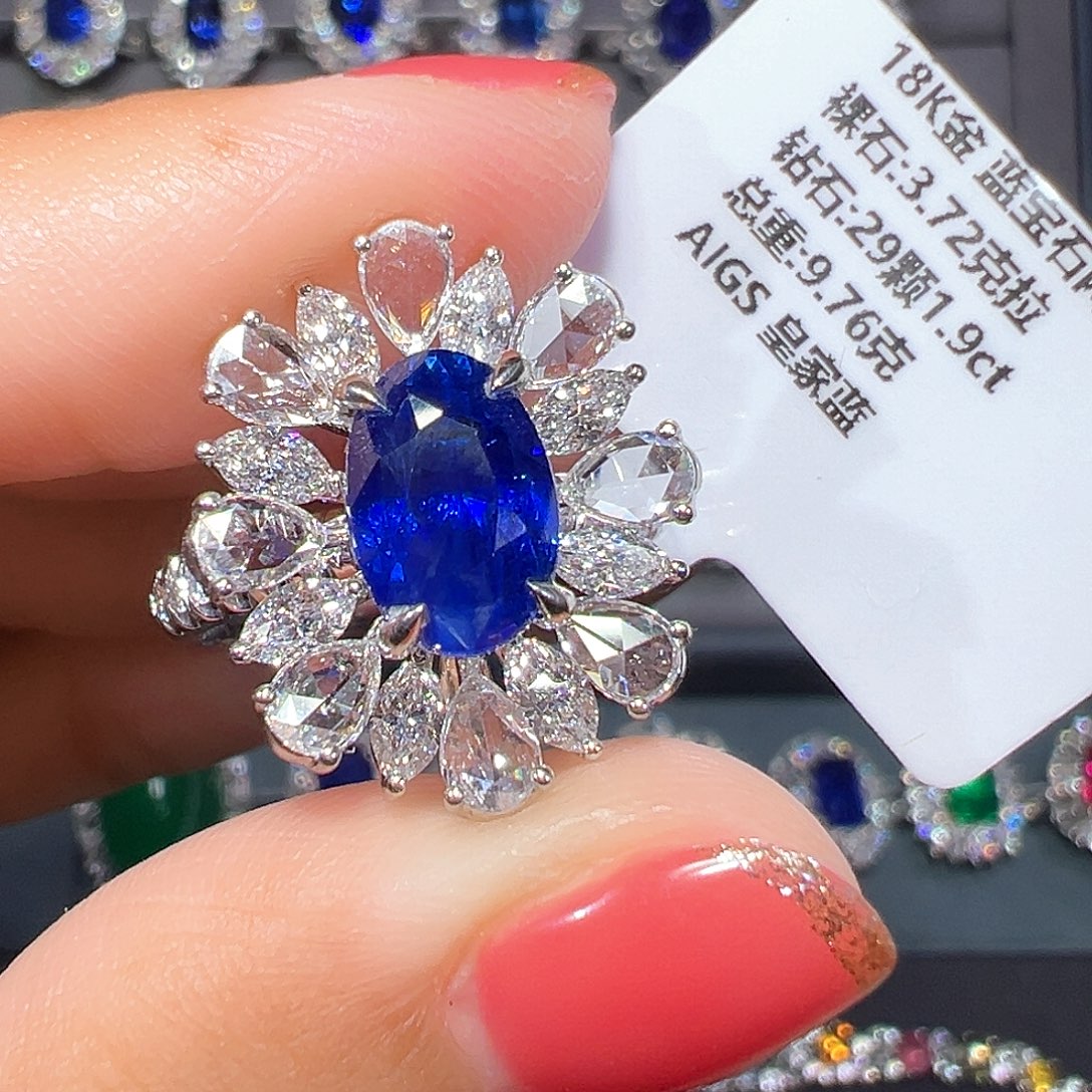 蓝宝石18K金镶嵌戒指