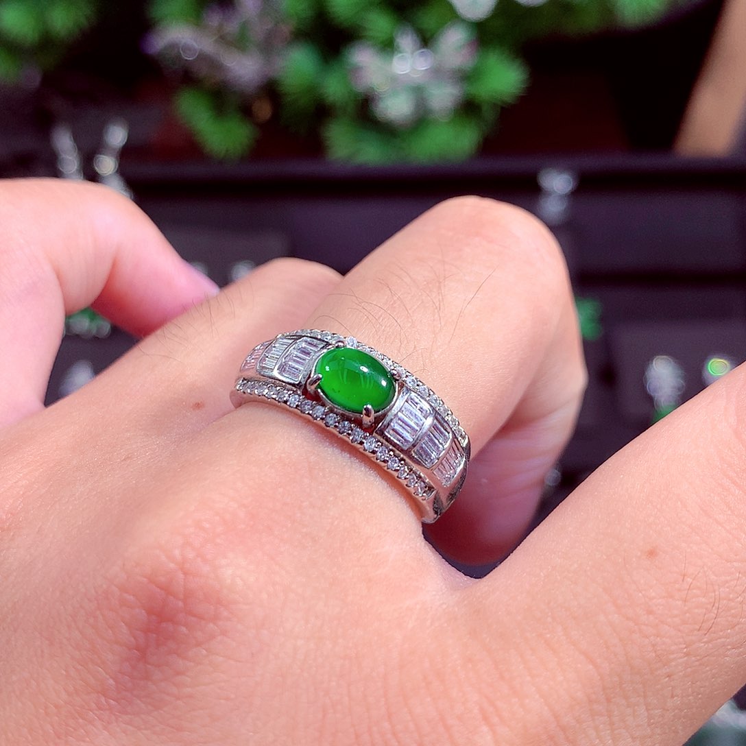 颈饰未镶嵌翡翠天然