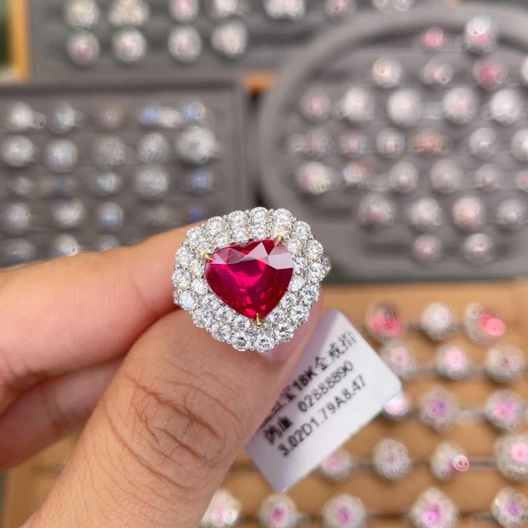红宝石戒指18K金镶嵌3.02ct 无烧鸽血