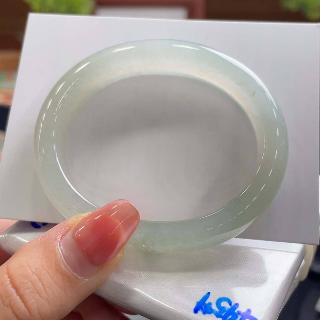 翡翠手镯未镶嵌53.4贵