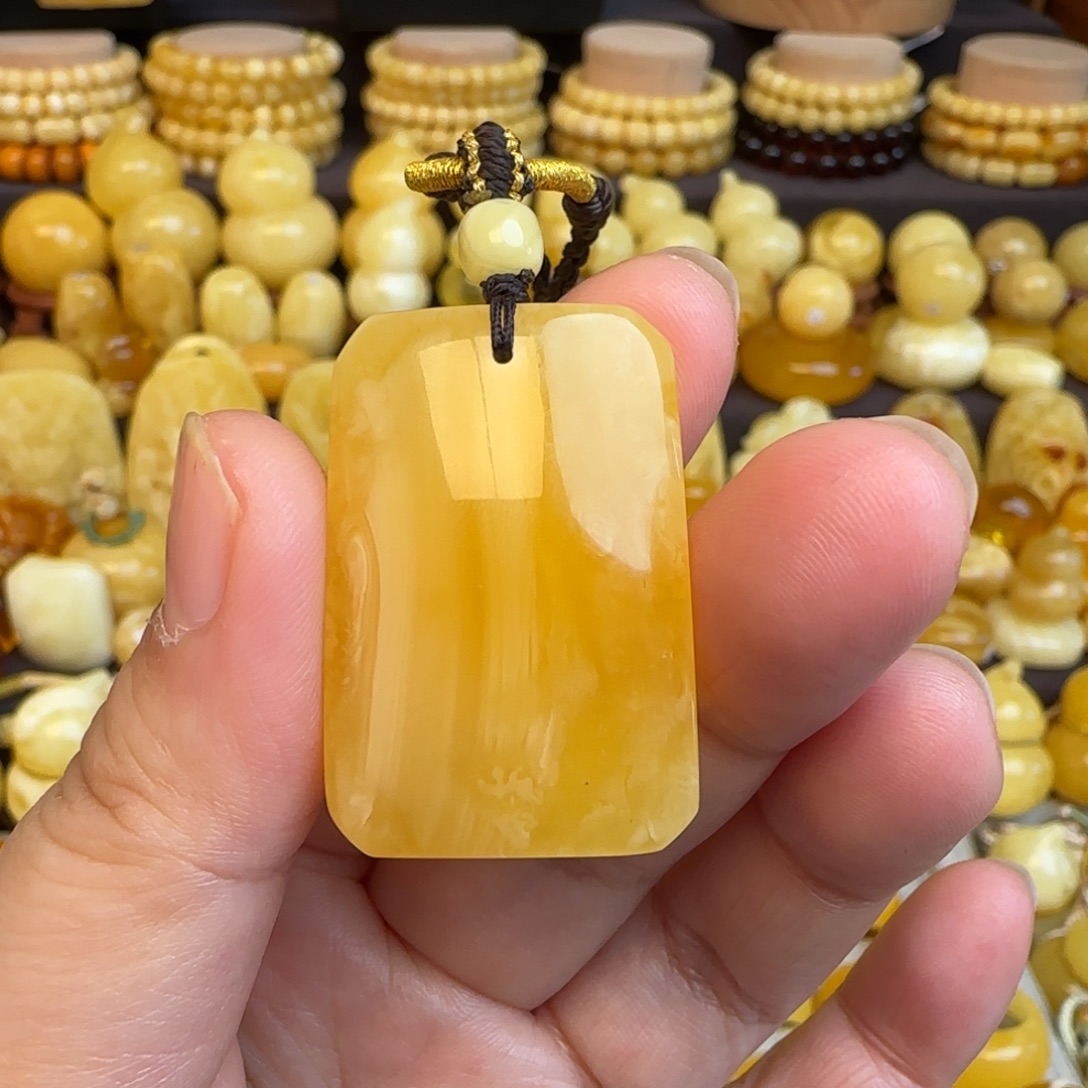 琥珀未镶嵌套链天然俄料蜜蜡平安无事牌吊坠