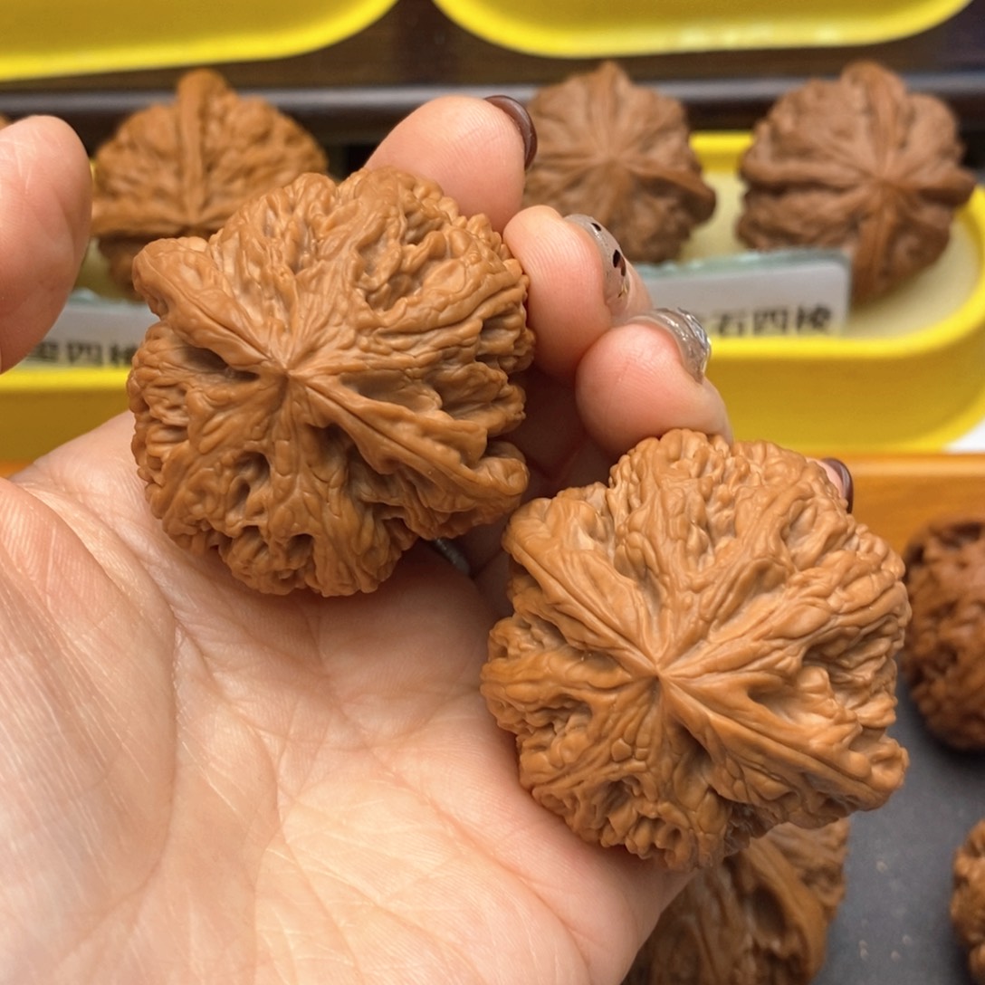 记***巴文玩核桃把件334号粗筋