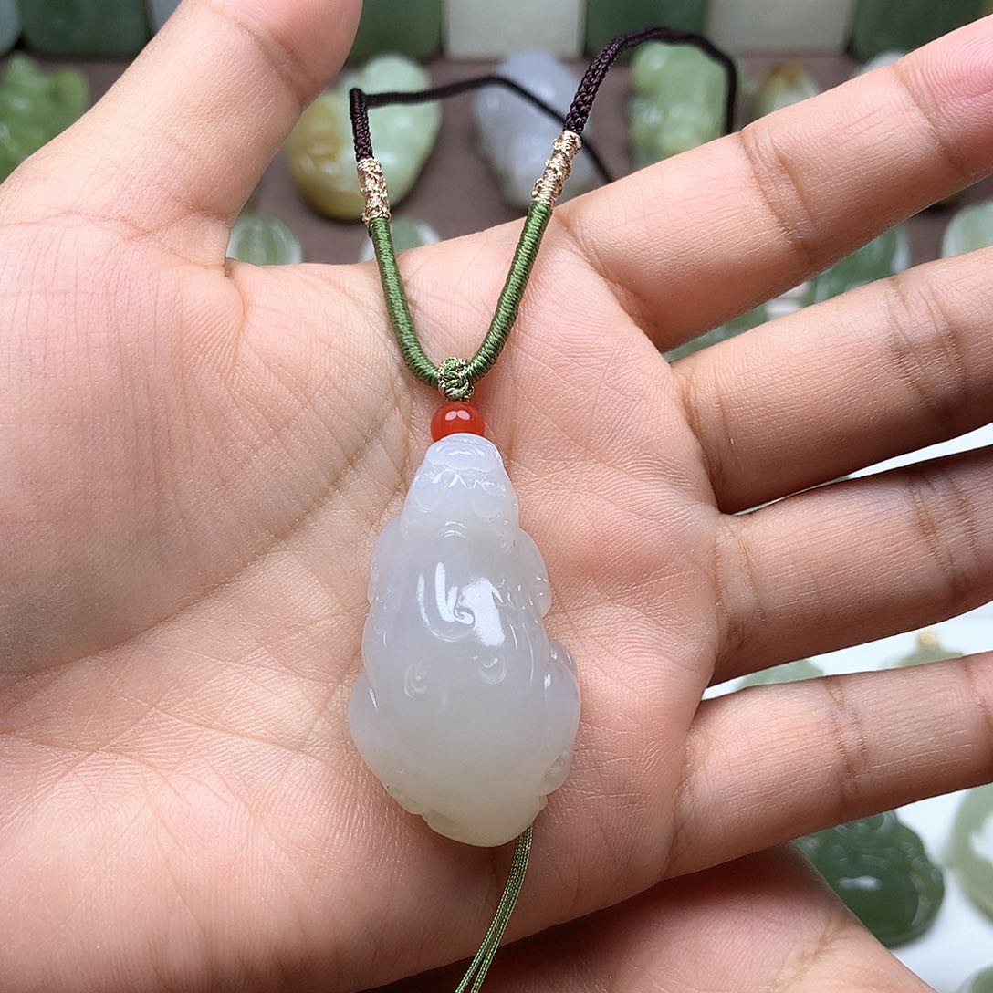 和田玉颈饰未镶嵌