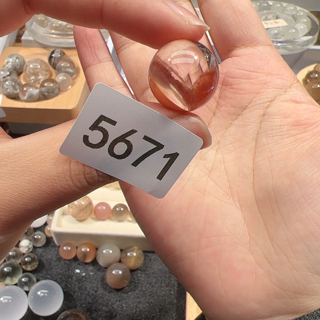 水晶未镶嵌大型摆件（非配饰）