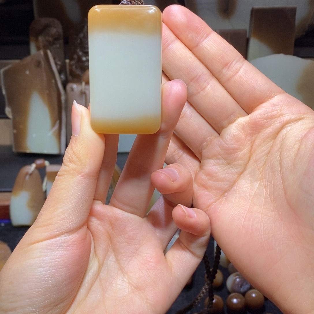 未镶嵌和田玉（糖玉）挂件自**乐