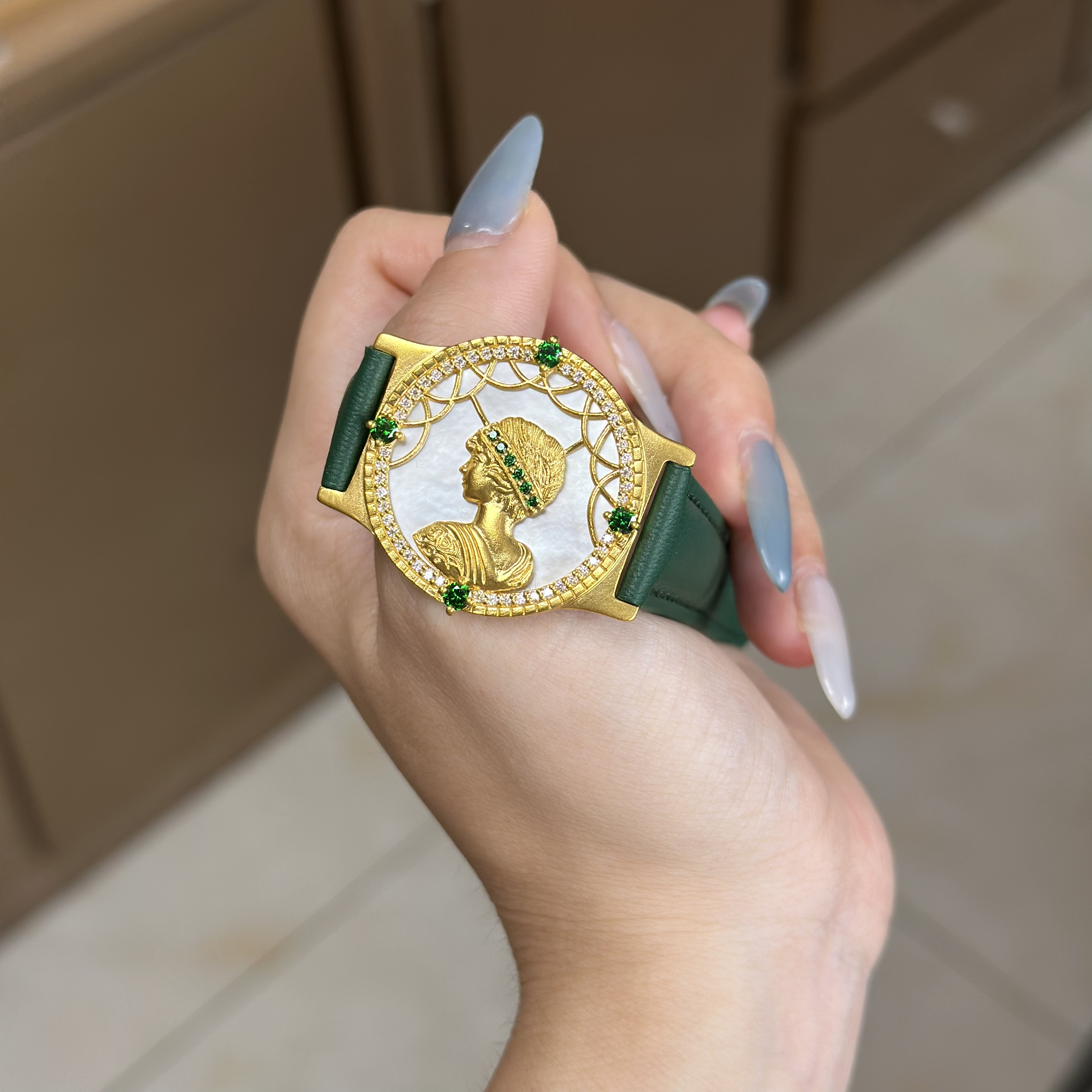 足金999 女王牌表带吊坠