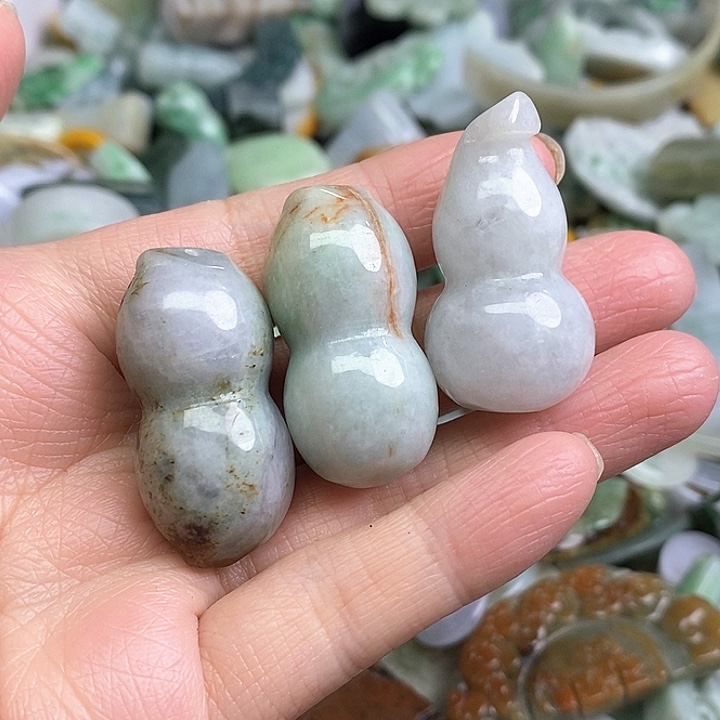 用***5翡翠未镶嵌颈饰天然翡翠