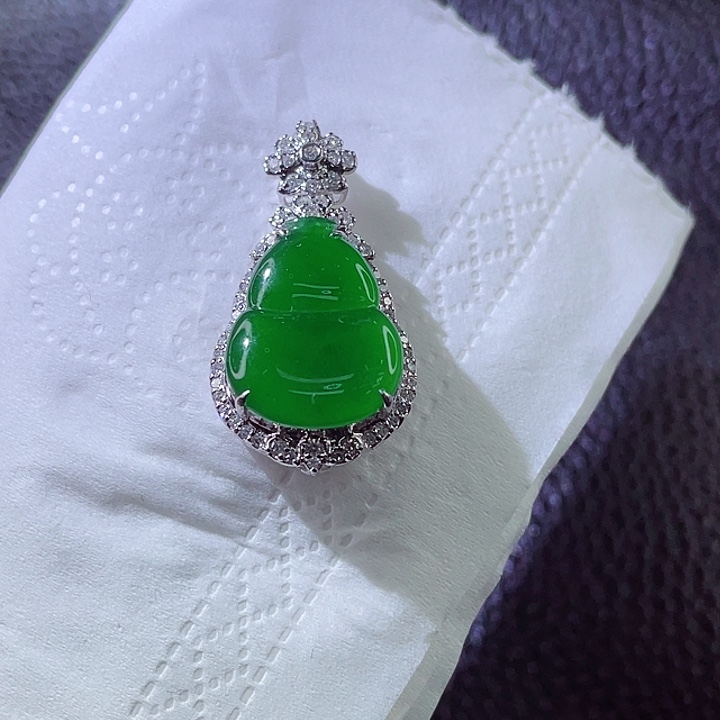 翡翠颈饰18K金镶嵌翡翠