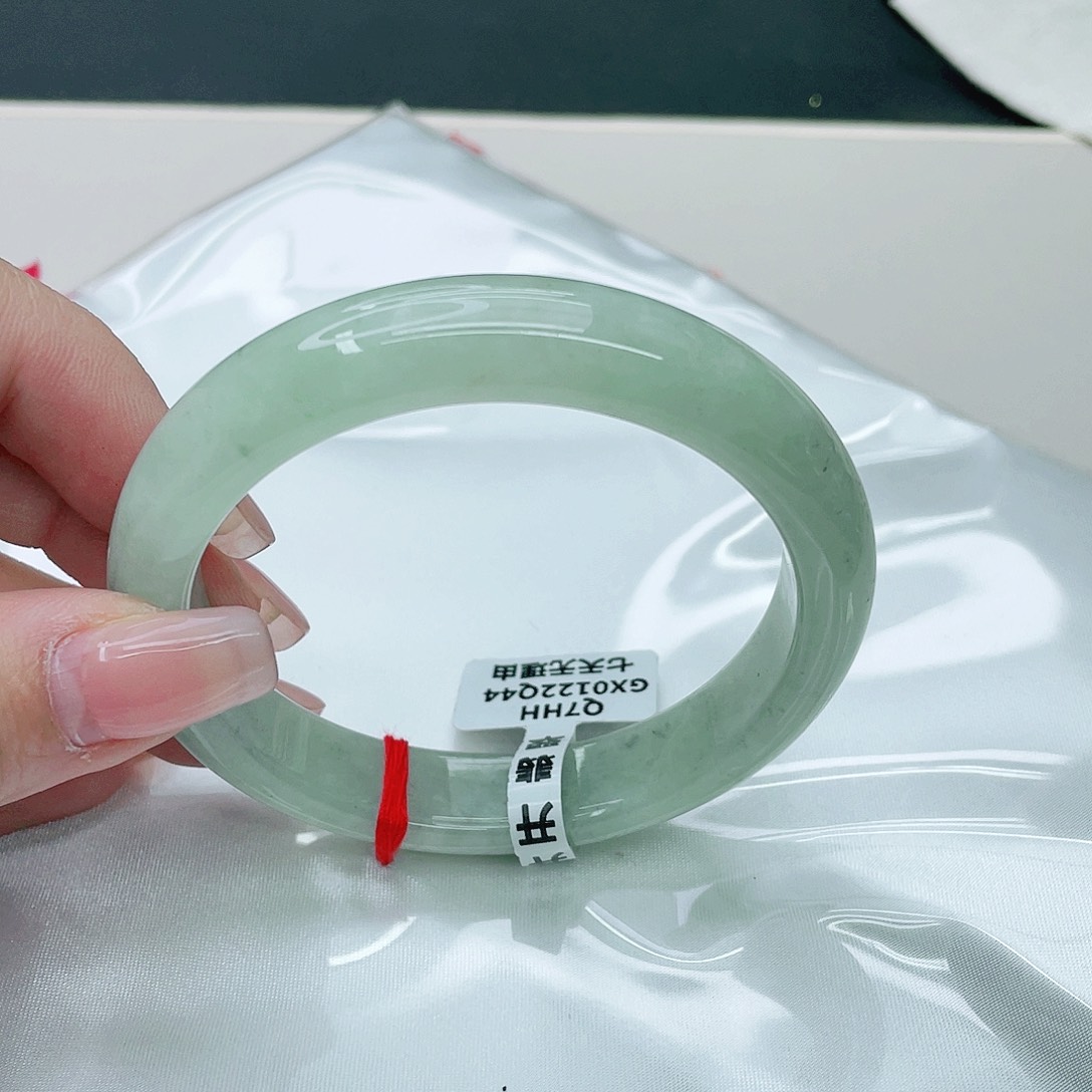 翡翠手镯未镶嵌正59.3