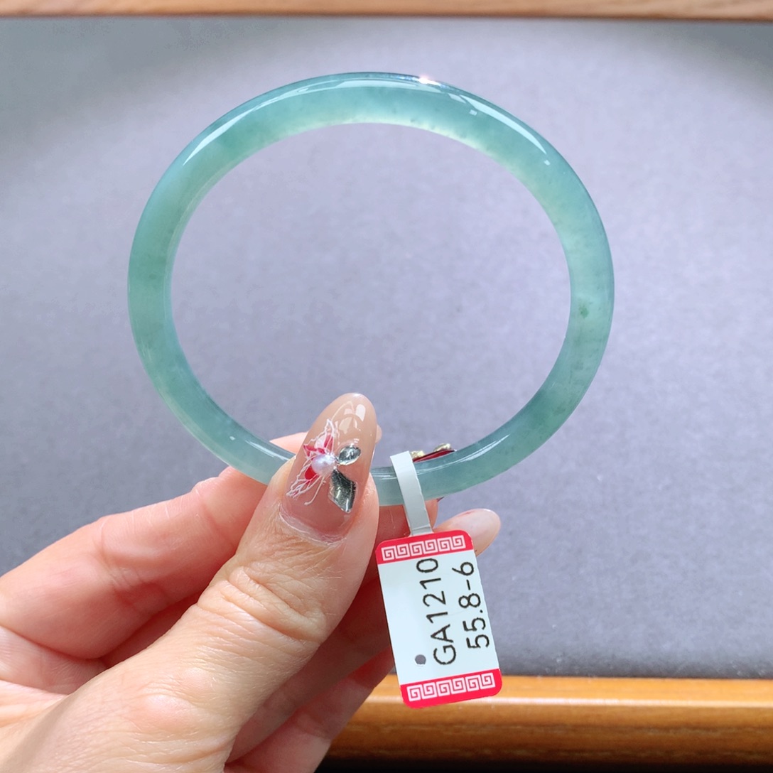 翡翠手镯未镶嵌天然翡翠手镯叮当镯