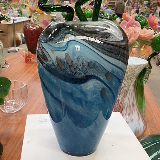 琉璃花瓶高31厘米口径9厘米