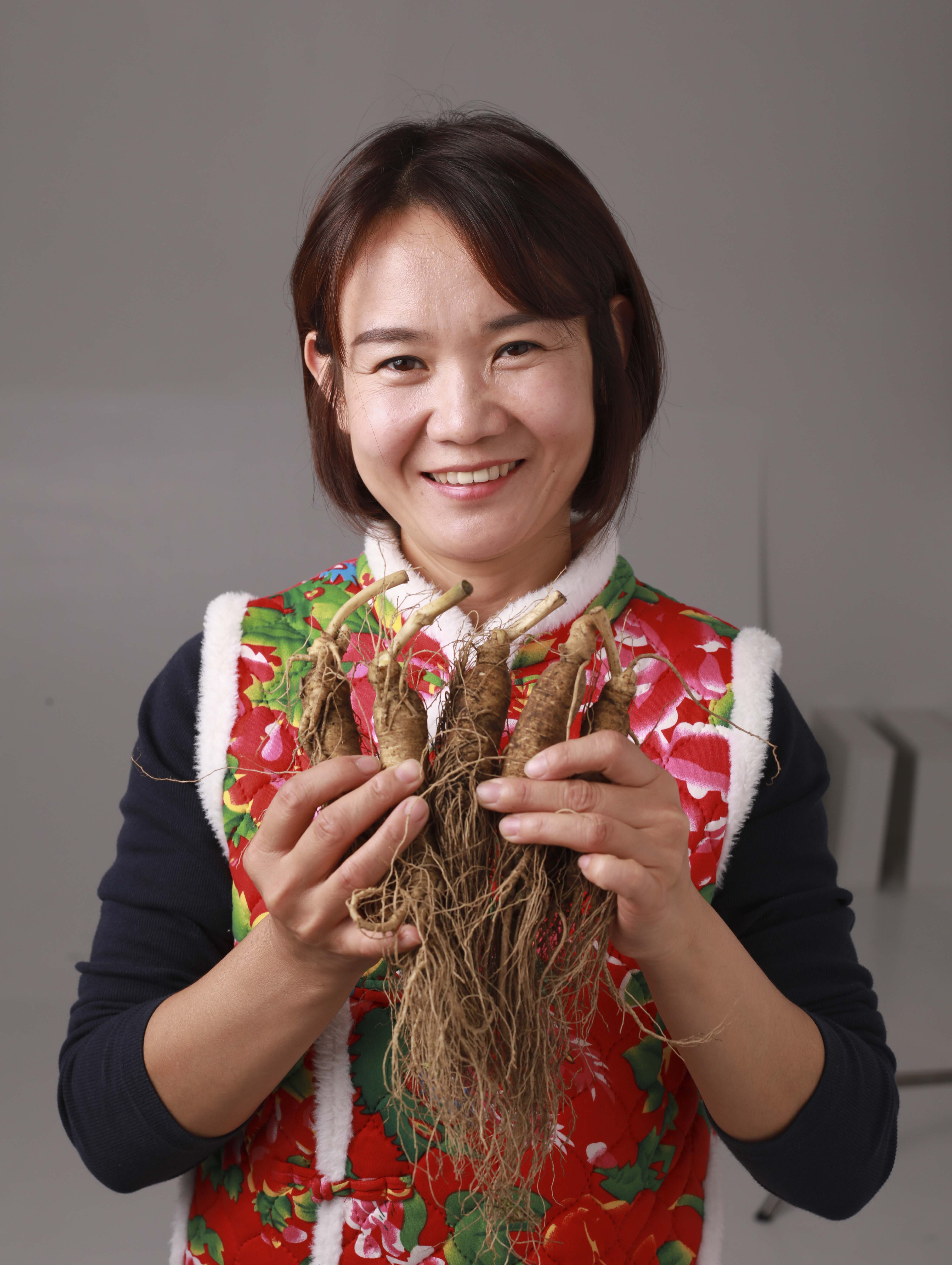 长白山原产地 现挖 单支30-40克左右 5支装精品新鲜人参 