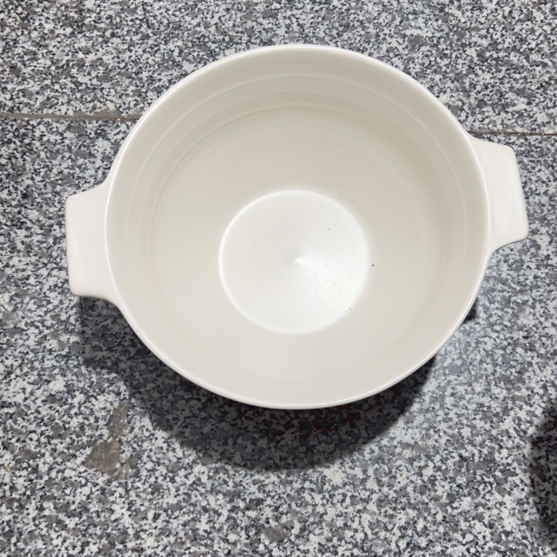 瓷叶*奶昔白8寸螺纹汤碗微瑕