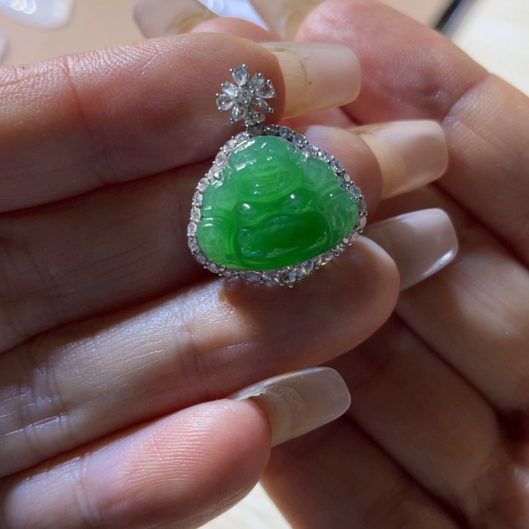 翡翠颈饰18K金镶嵌佛公