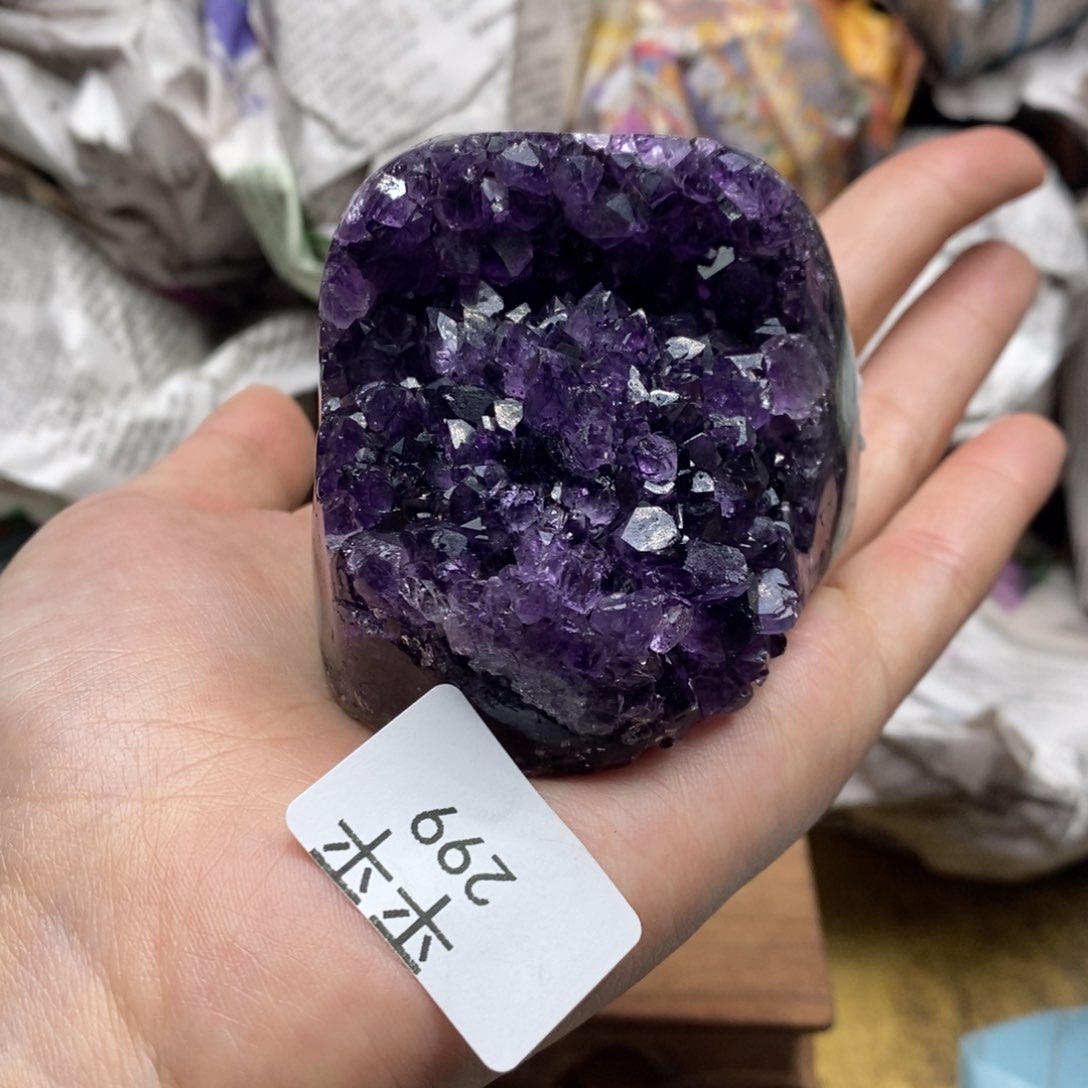 紫晶乌拉圭未镶嵌