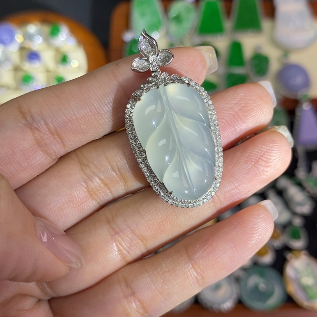 翡翠18K金镶嵌颈饰A货翡翠