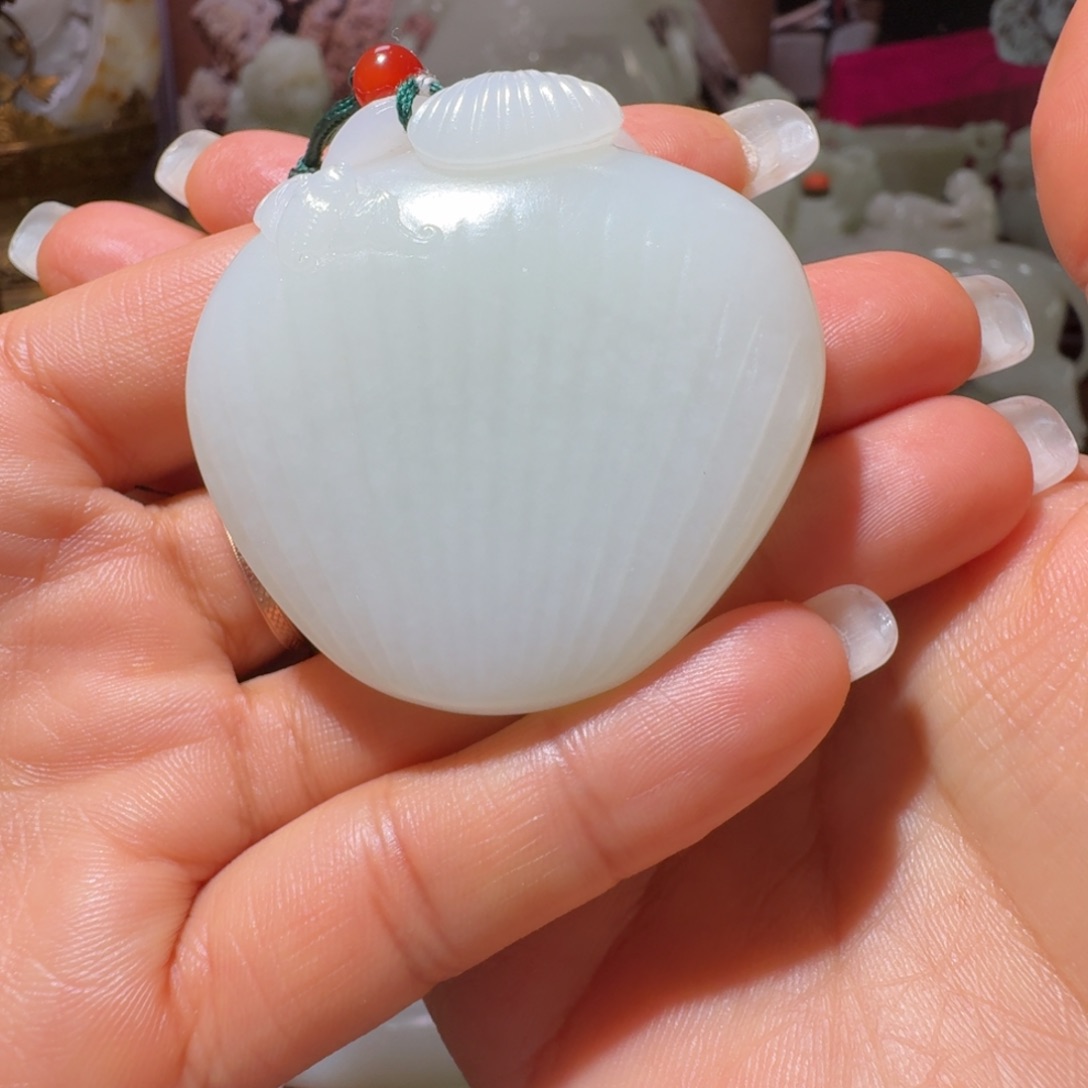 和田玉未镶嵌把件