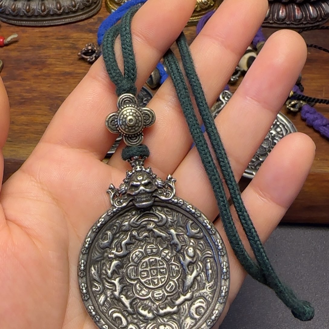 芳***l泥塑藏传牌子……藏传牌子