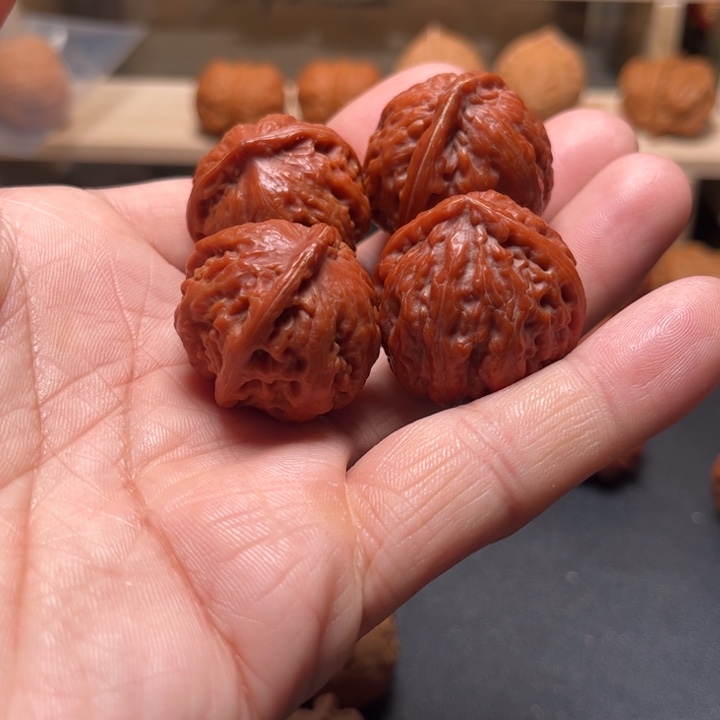 小***梯文玩核桃吊坠1112