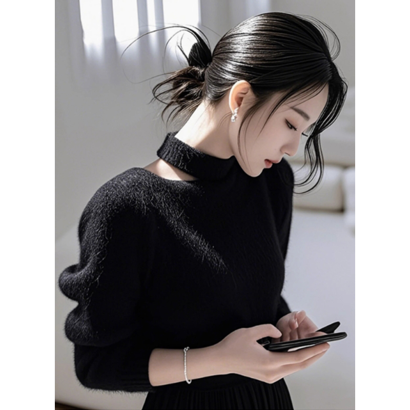 黑色挂脖毛衣女款2024新款秋冬季高级感独特超好看加厚针织衫上衣