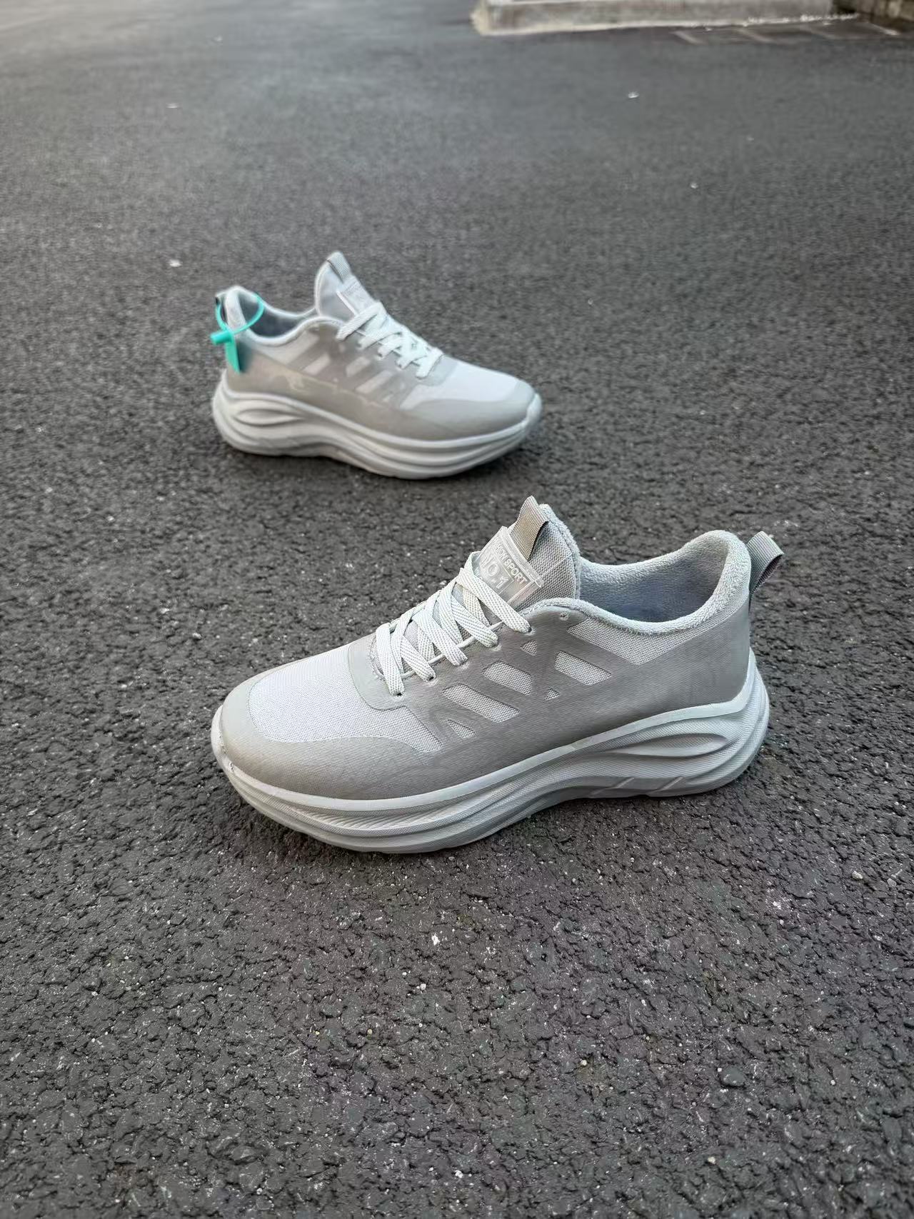 冬季情侣款运动休闲鞋777