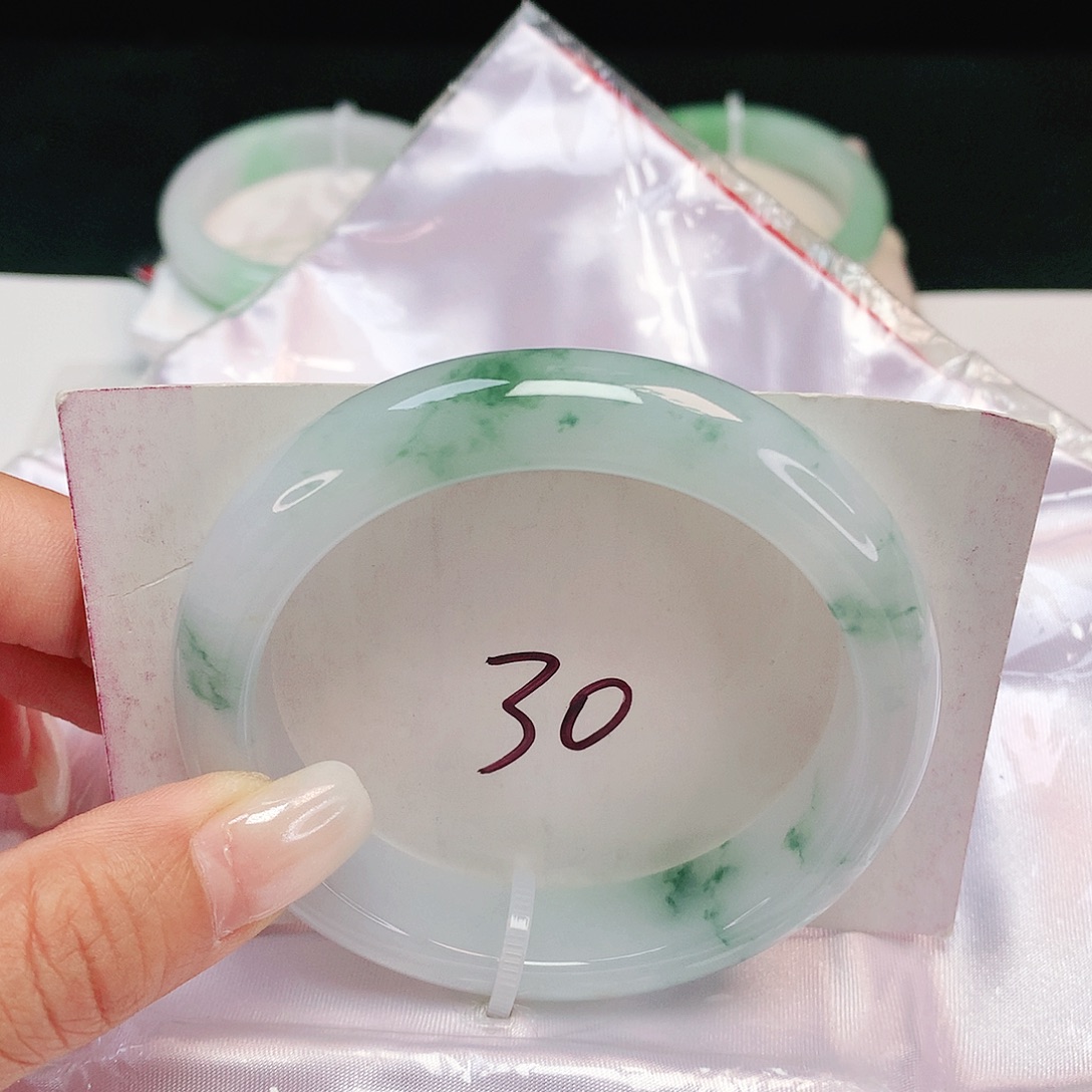 翡翠未镶嵌手镯 正圈56+