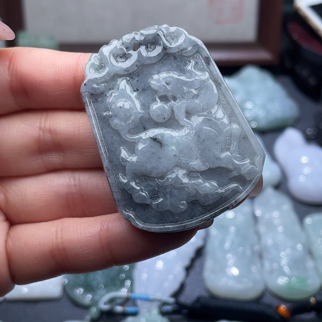 翡翠未镶嵌颈饰翡翠