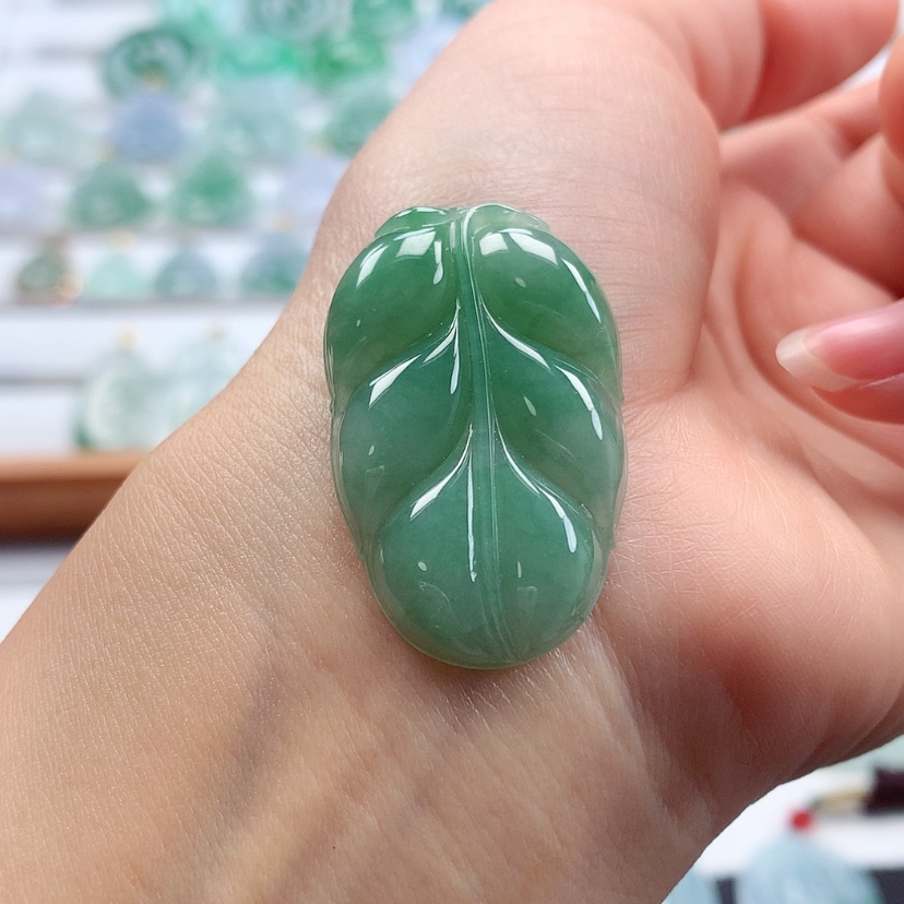 【闪购商品】翡翠吊坠(不含链)未镶嵌
