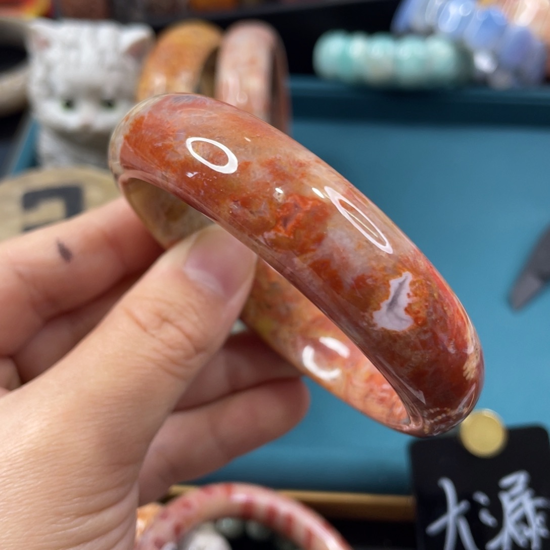 未镶嵌手镯硅化玉