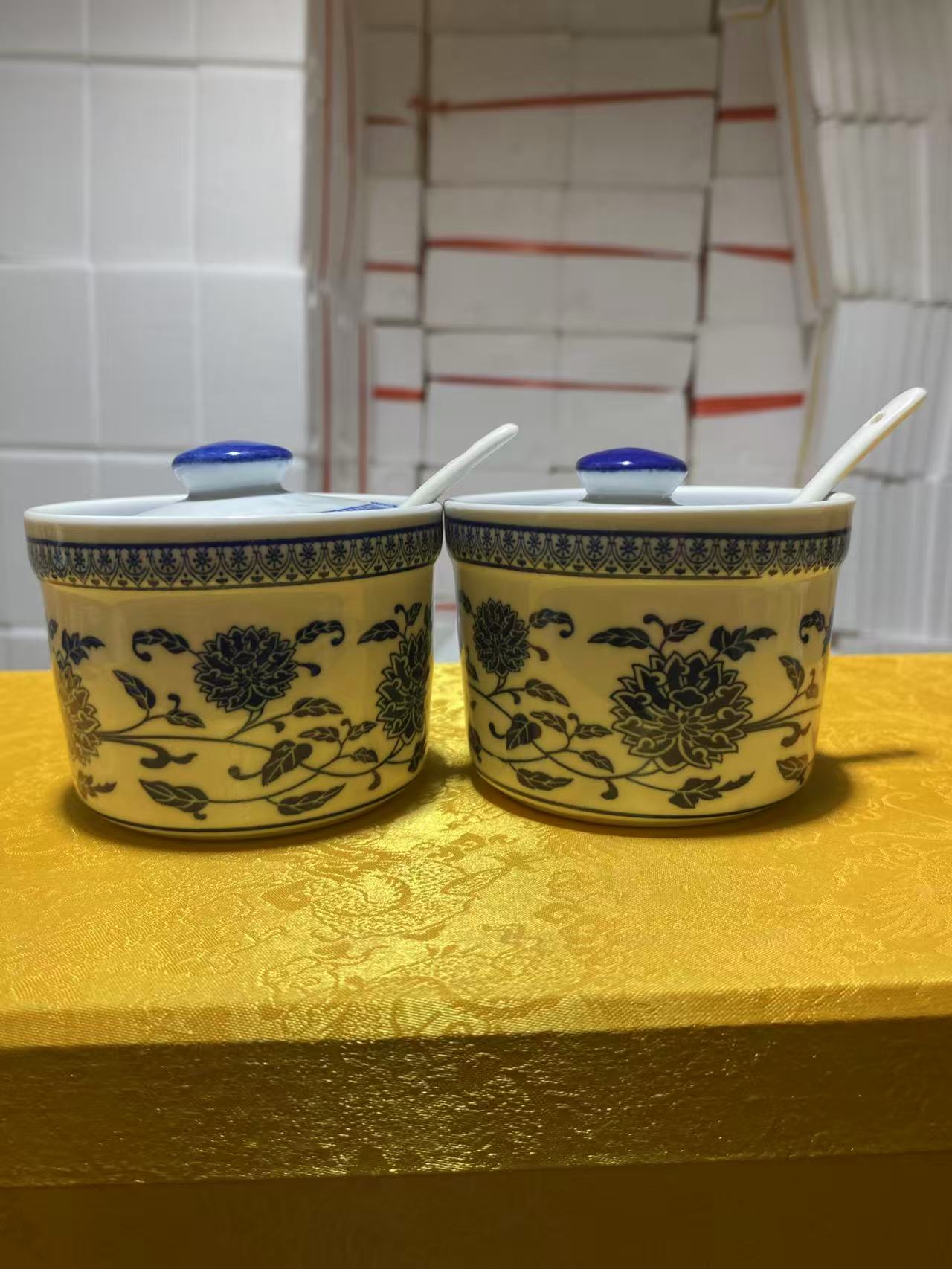 青花缠枝莲储物罐调味罐两个装家用家陶瓷带盖中式老式白瓷