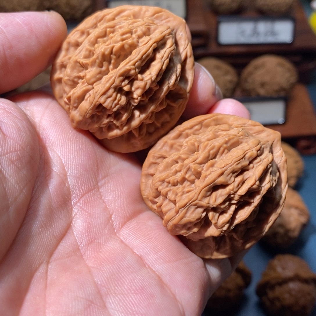 Q***q文玩核桃吊坠虎头