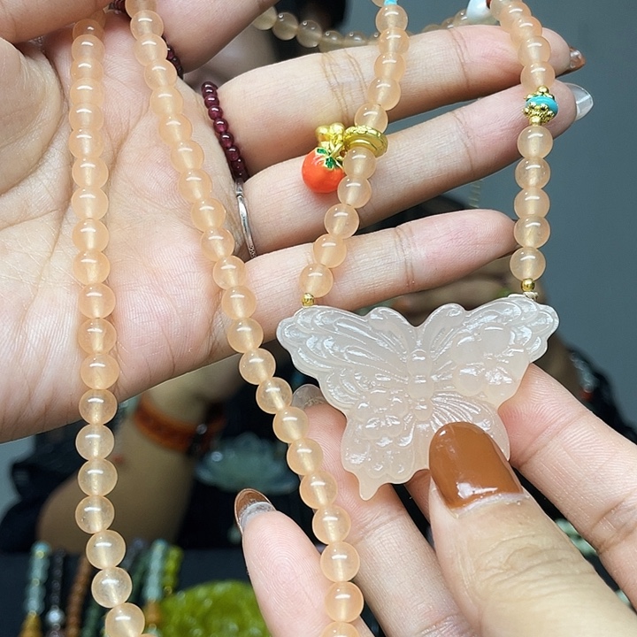 蛇纹石玉未镶嵌颈饰