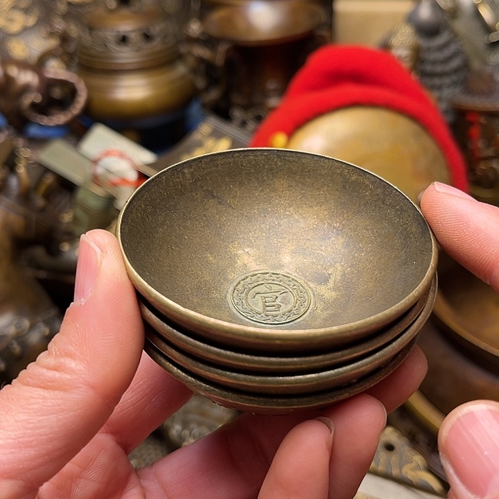 精美铜器批发档口