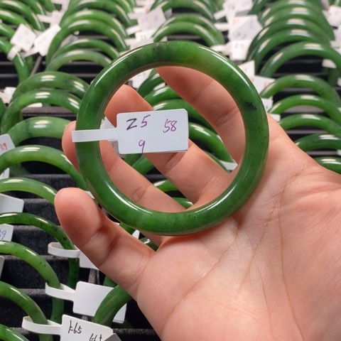 和田玉（碧玉）手镯未镶嵌