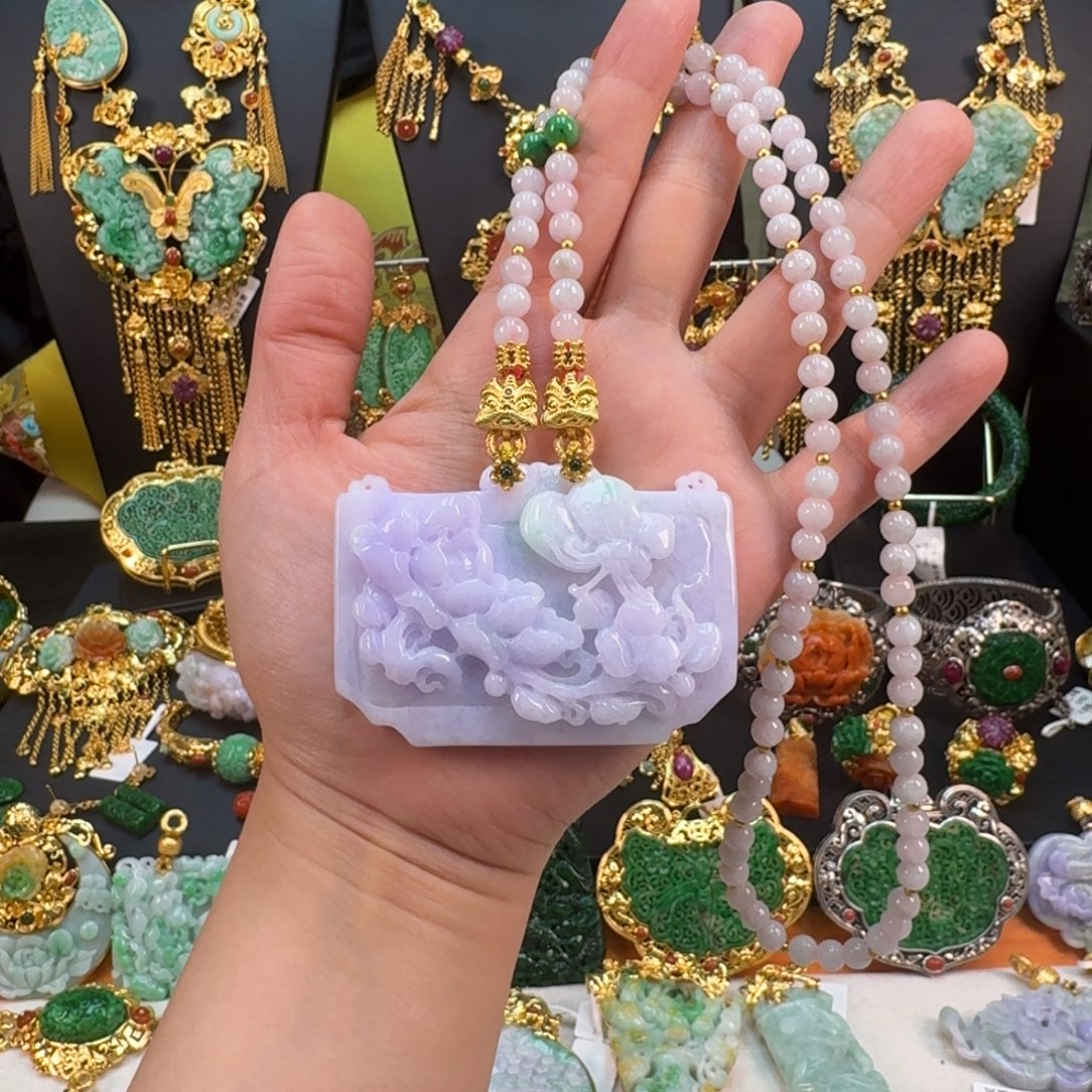 翡翠未镶嵌颈饰吊坠 亏清