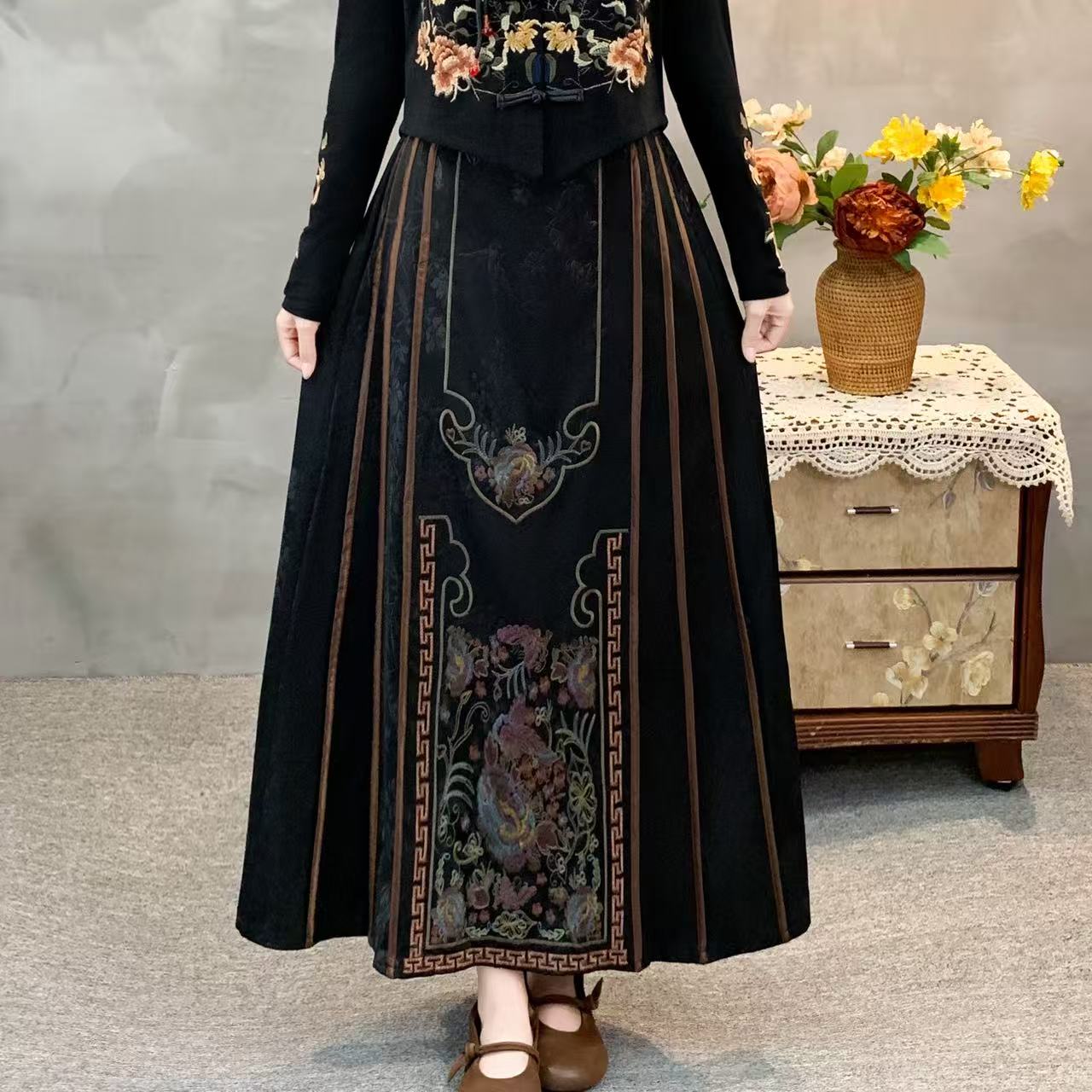 711新品高货显瘦复古新中式百搭中国风名族风刺绣马面裙