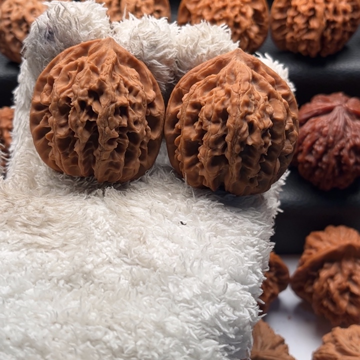 文玩核桃把件通天纹狮子头40