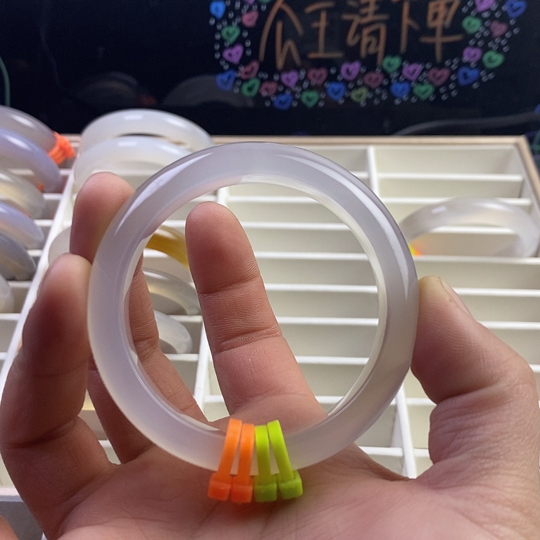 玛瑙/玉髓手镯未镶嵌有包容